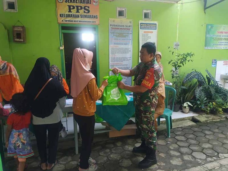 Babinsa Pendampingan Serentak Penyaluran Bantuan Pangan Untuk Penanganan Stunting