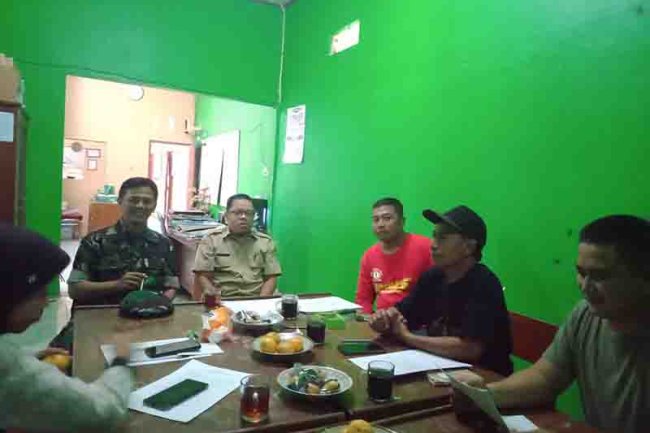 Tingkatkan Sinergitas, Babinsa Komsos Dengan Pemerintah Desa