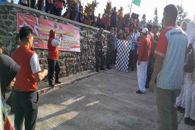 Babinsa Koramil 01 Banjarnegara Kawal Giat Senam Massal Dan Jalan Sehat Kecamatan Banjarnegara