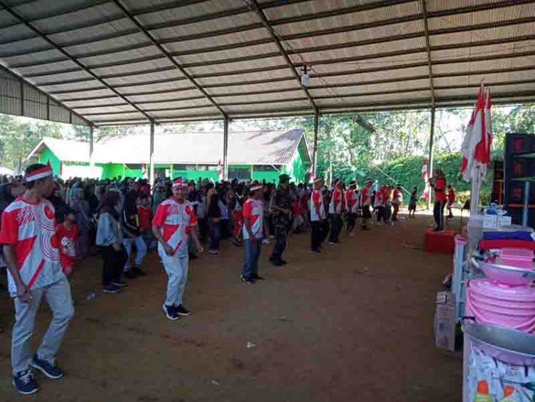 Jalin Sinergitas, Babinsa Koramil 01/Banjarnegara ikuti senam bersama dengan masyarakat