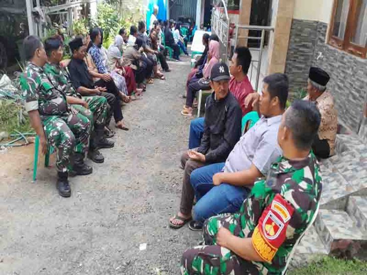 Anggota Babinsa Koramil 01 Melaksanakan Melayat Ke Rumah Duka
