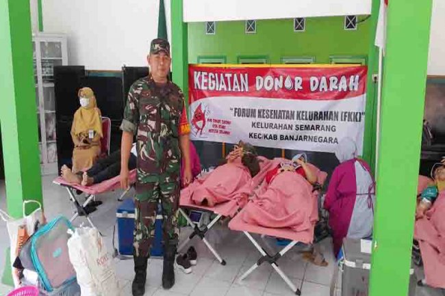Babinsa Koramil 01/Banjarnegara Monitoring Kegiatan Donor Darah FKK Kelurahan Semarang