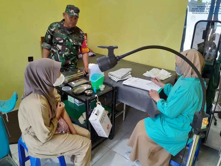 Sinergitas Babinsa Aktif Pendampingan Kegiatan KB Di Puskesmas