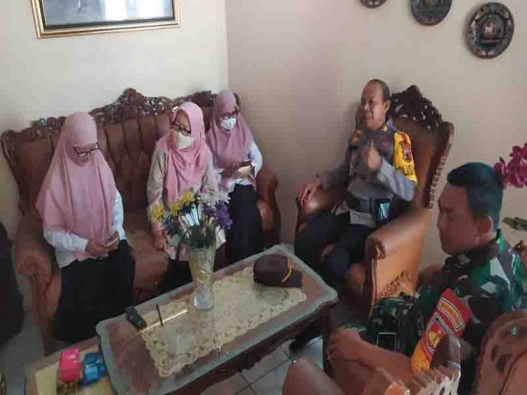 Babinsa Bersama Staff Kelurahan,Baznas Dan Polsek Mediasi Dengan Ketua RT