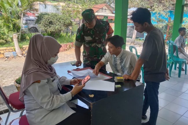 Jemput Bola Perekaman e-KTP Diwarnai Drama Kejar-kejaran Dengan Penyandang Gangguan Jiwa.