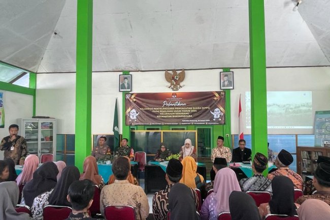 Seluruh Babinsa Koramil 01/Banjarnegara Hadiri Pelantikan KPPS Di Wilayah Binaan masing-masing