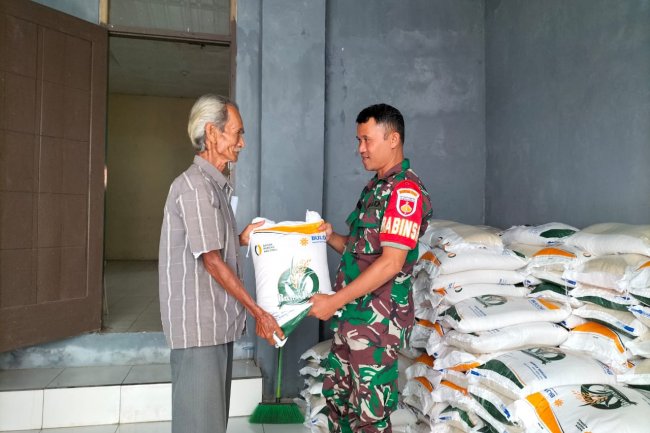 Babinsa Koramil01/Banjarnegara Serentak melaksanakan Pendampingan Bantuan CBP untuk Warga Binaan.