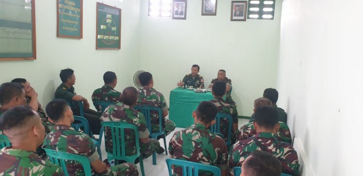 PENGARAHAN KOMANDAN KORAMIL BERIKAN MOTIVASI DAN EVALUASI KEPADA ANGGOTA