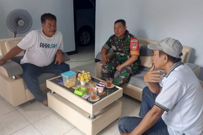 Jalin Silaturahmi, Babinsa Komsos Dengan Warga Binaan