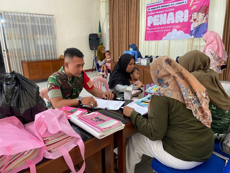 Pendampingan Posyandu, Sekaligus Sarana Komsos Seorang Babinsa Koramil 01/Banjarnegara