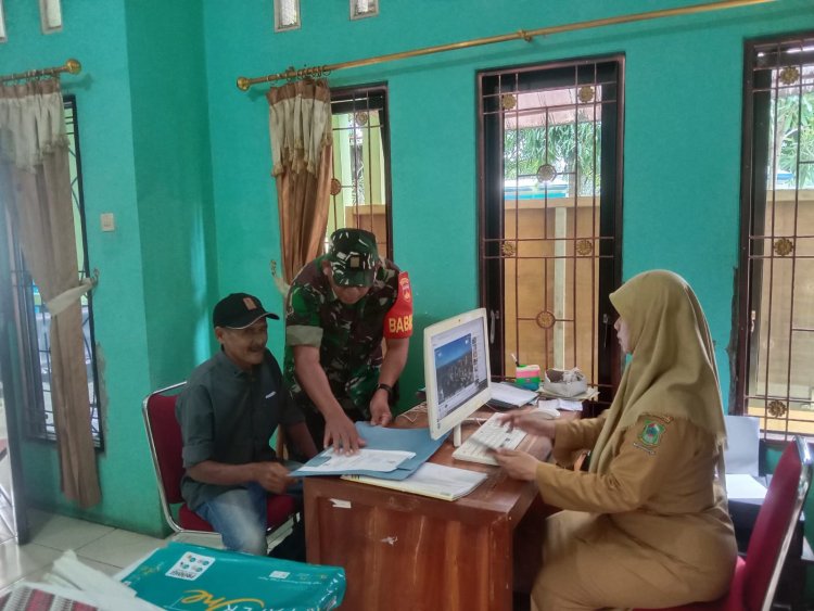 Babinsa membantu kesulitan masyarakat di wilayah binaannya