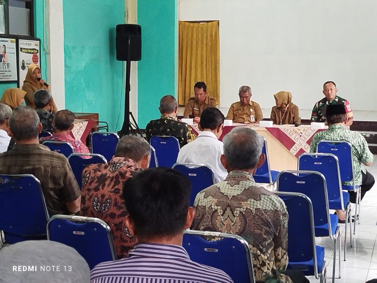 Hadiri Pertemuan RT Babinsa Kutabanjarnegara Ajak Warga Jaga Kamtibmas