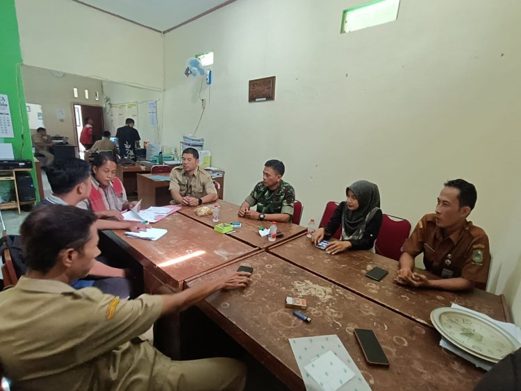 Babinsa Ampelsari Koramil 01/Banjarnegara Laksanakan Komsos dan Koordinasi Di Wilayah Binaan 