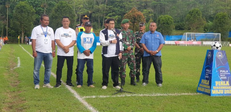 Danramil 01/Bna Bersama Danposramil Pagedongan Hadiri Opening Turnamen Sepakbola Banjarnegara Maju