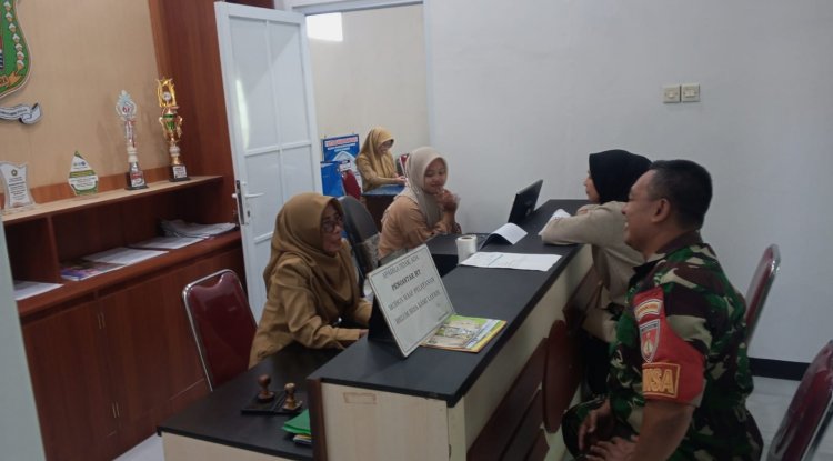 Babinsa Sambangi Kelurahan,Pantau Pelayanan Di Kelurahan