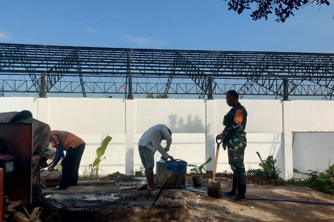 Babinsa Koramil 01 Banjarnegara Awasi Pembangunan KDKMP di Kelurahan Sokanandi